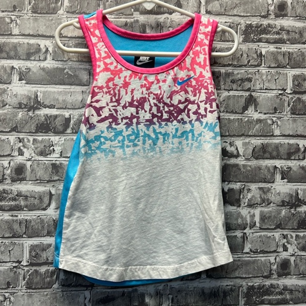 Nike‎